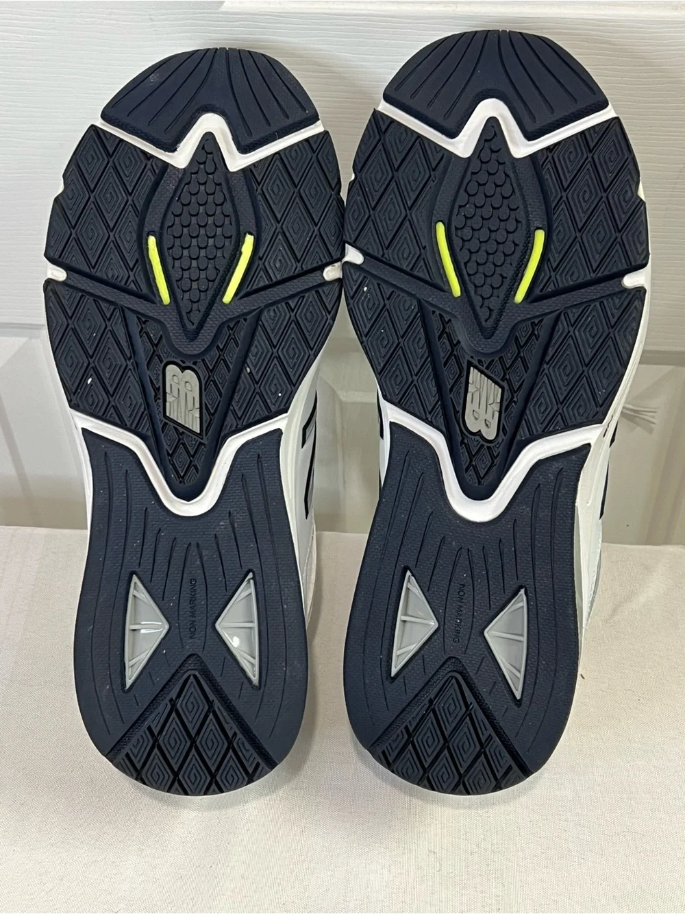 New Balance style MX857wN2 4E wide navy white. Comfort orthotics sneaker 10 1/2